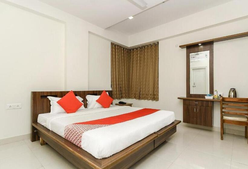 סוויטה, Capital O Hotel Green Leaf