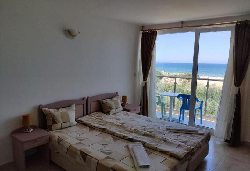 디럭스 룸, Joker