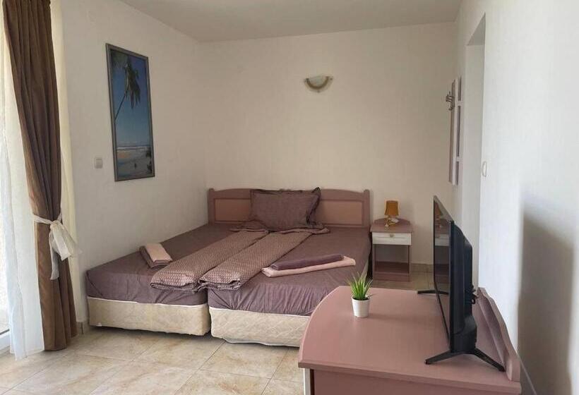 Triple Room Sea View, Joker