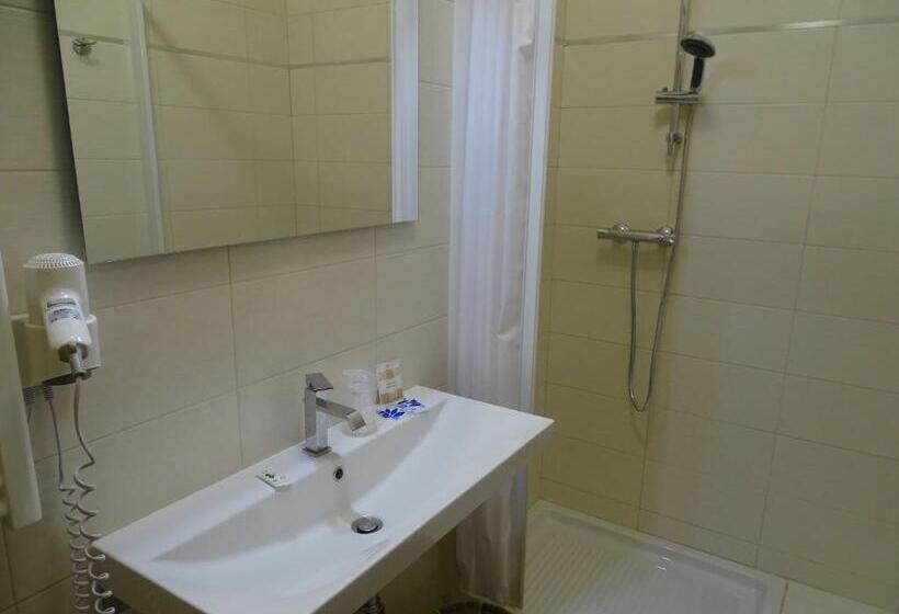 חדר סטנדרט לארבעה, Monti Azzurri