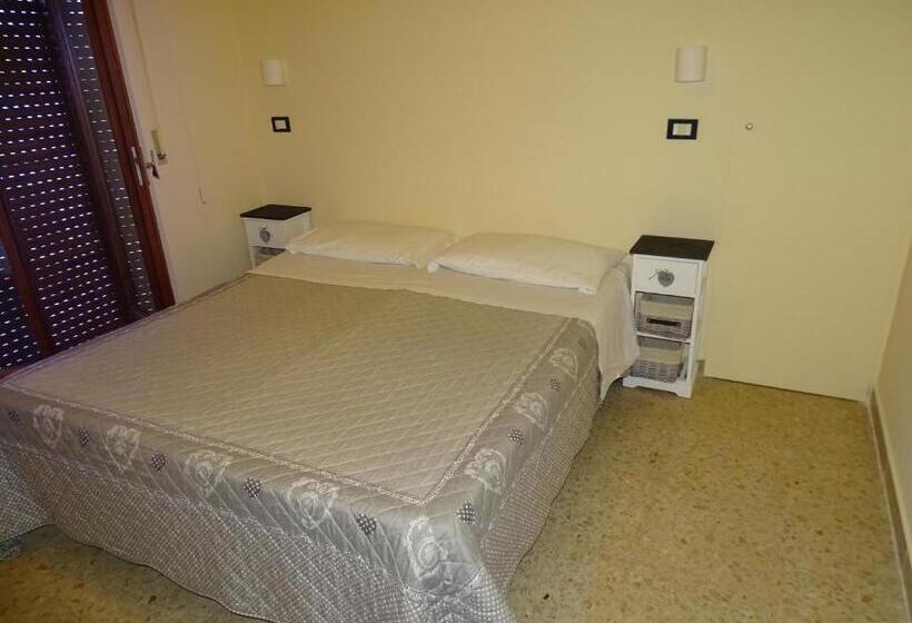 חדר סטנדרט עם מרפסת, Monti Azzurri