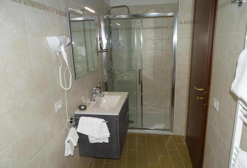 חדר דלוקס, Monti Azzurri