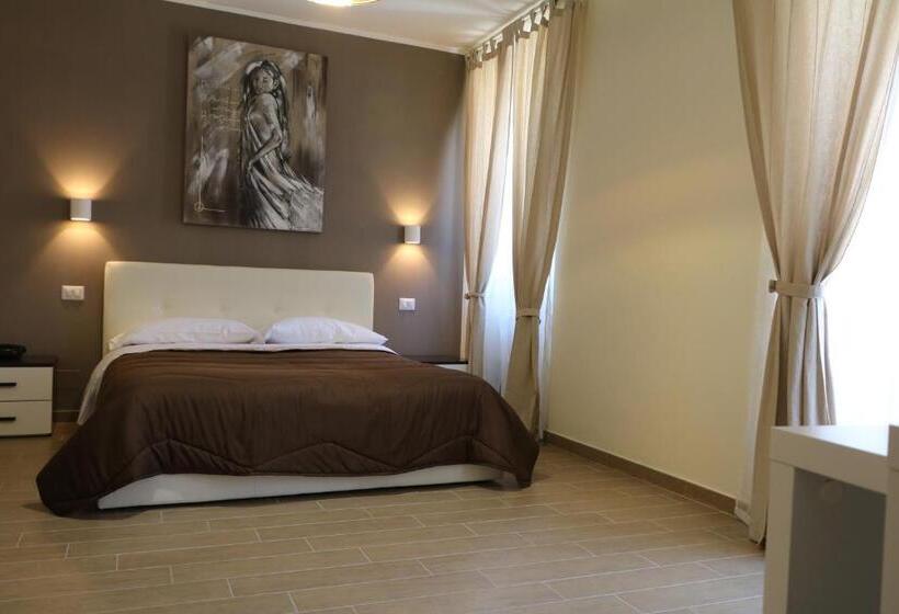 חדר דלוקס, Monti Azzurri