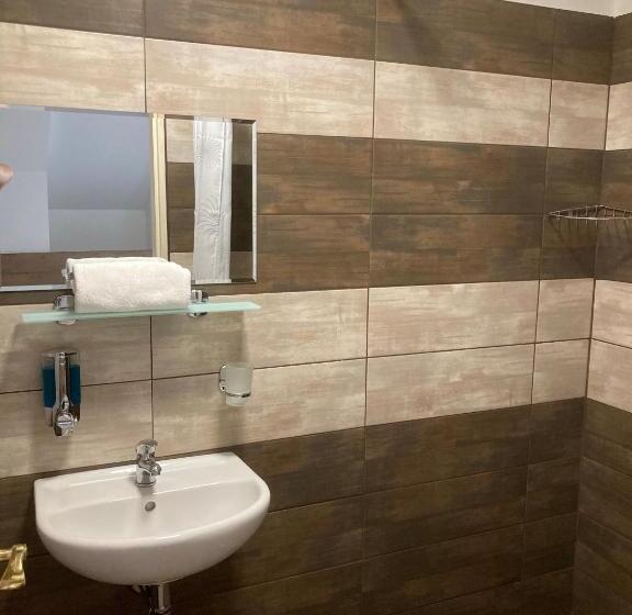 غرفة سوبيريور رباعية, Penzion Na Faře