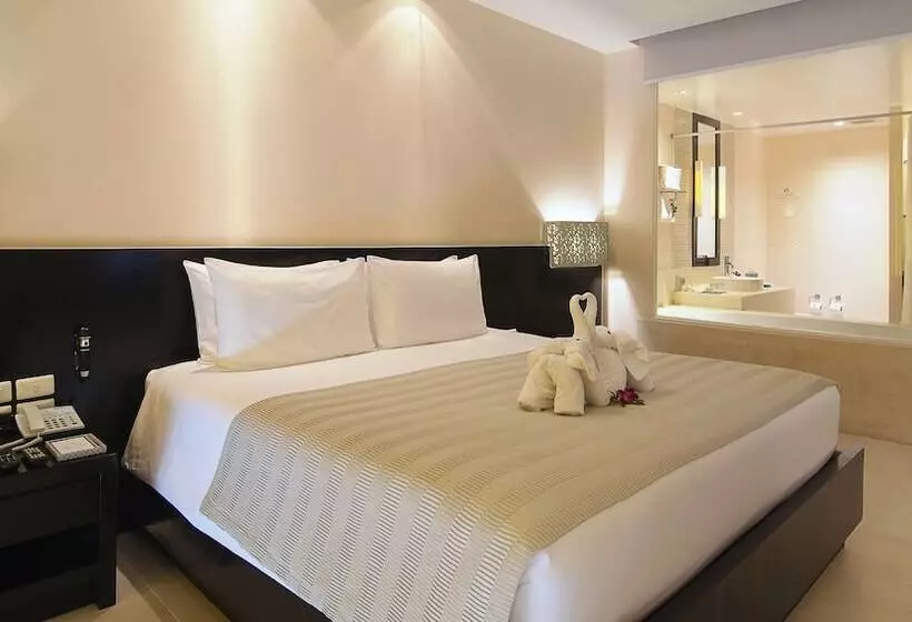 اتاق لوکس با چشم‌انداز دریا, Apsara Beachfront Resort & Villa   Sha Extra Plus