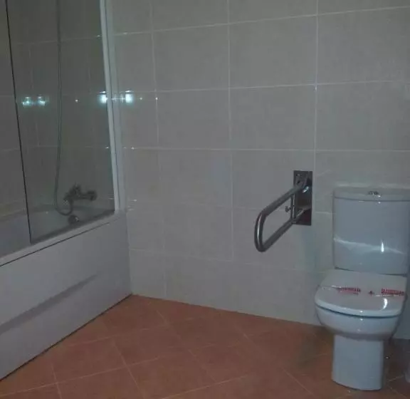 2ベッドルームアパートメント, Av Apartamentos Lobios