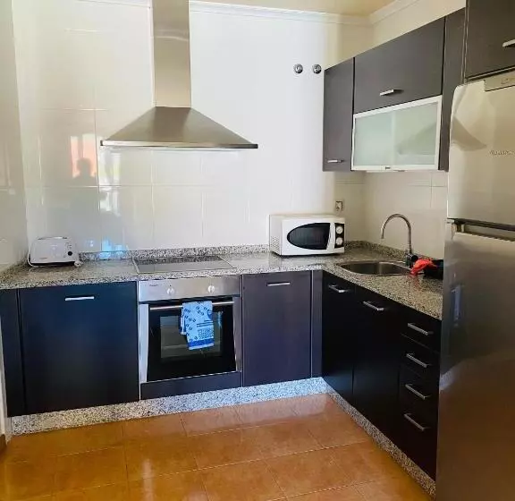 2ベッドルームアパートメント, Av Apartamentos Lobios