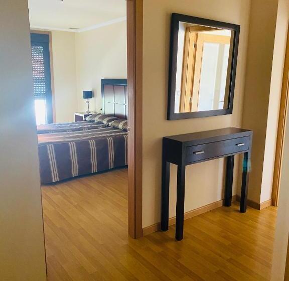 Апартаменты 2 Спальни, Av Apartamentos Lobios