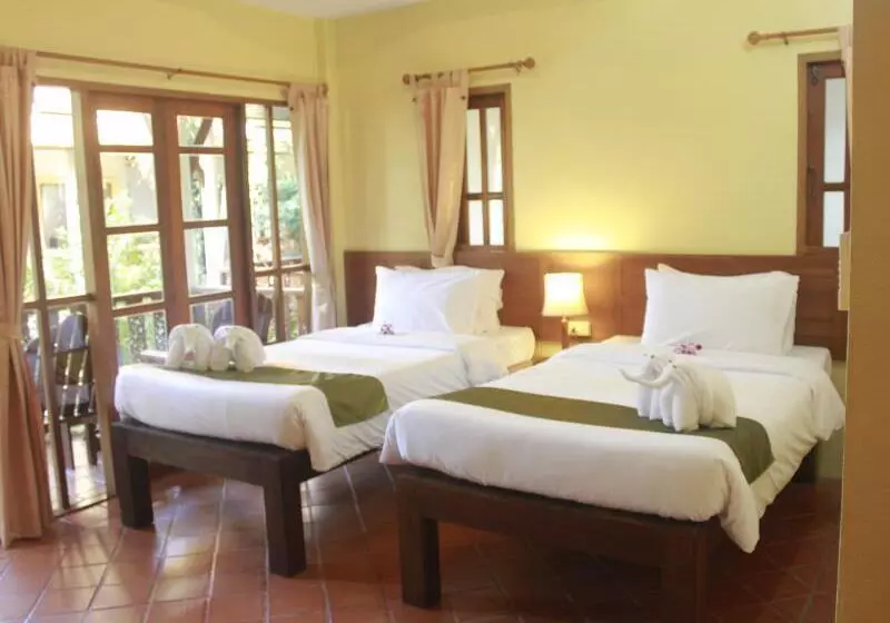 デラックスルーム, Bangtao Village Resort Sha