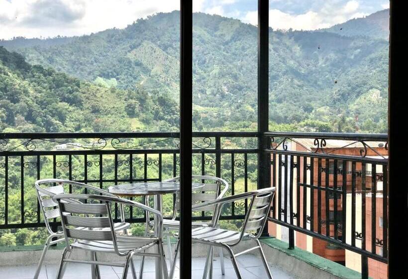 スタンダード４人部屋, Casa Morales Hotel Internacional Y Centro De Convenciones