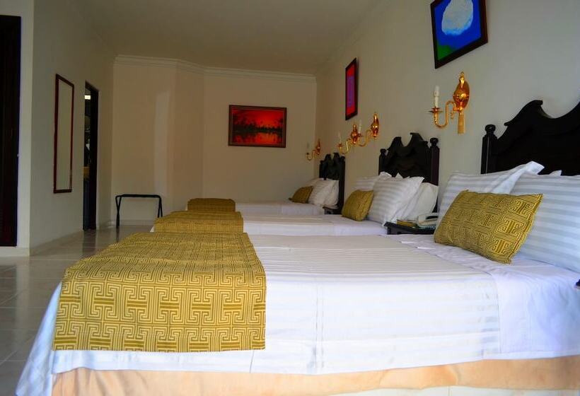 スタンダードトリプルルーム, Casa Morales Hotel Internacional Y Centro De Convenciones