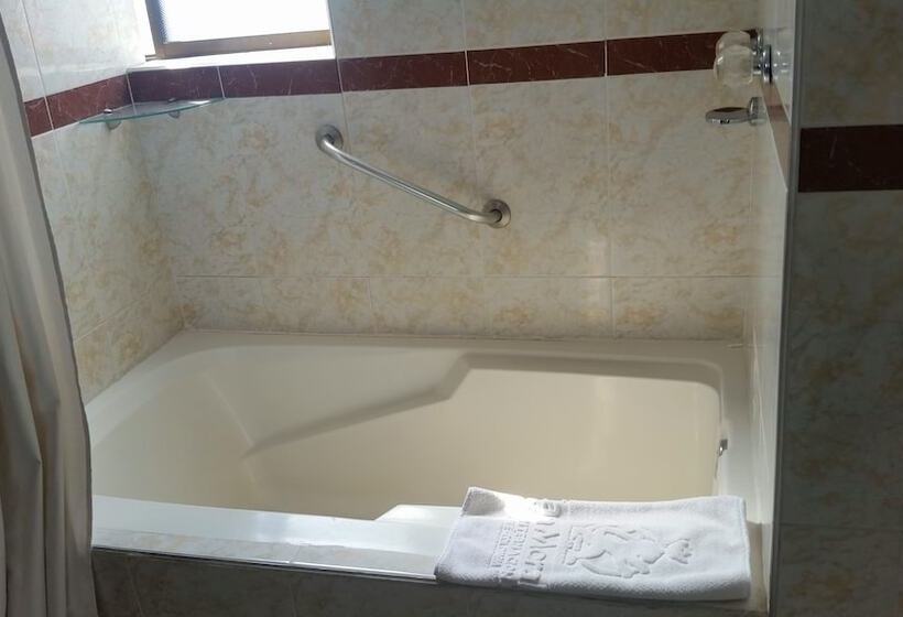 スタンダード４人部屋, Casa Morales Hotel Internacional Y Centro De Convenciones