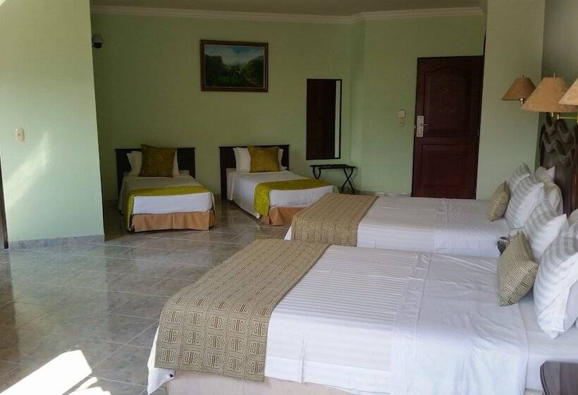 スタンダード４人部屋, Casa Morales Hotel Internacional Y Centro De Convenciones