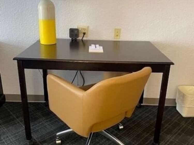 جناح لذوى الاحتياجات الخاصة, Comfort Suites Salemroanoke I81