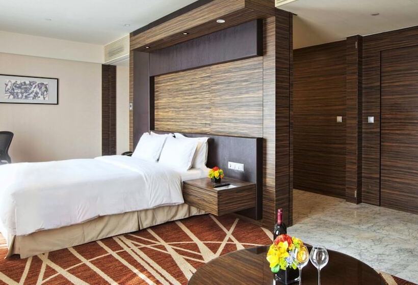 프리미엄 룸, Holiday Inn Shanghai Hongqiao West, An Ihg