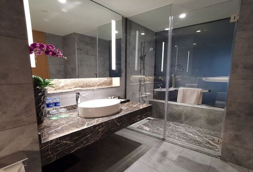 프리미엄 룸, Holiday Inn Shanghai Hongqiao West, An Ihg
