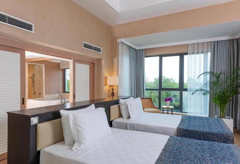 스위트 킹사이즈 침대, Lykia World Antalya   All Inclusive