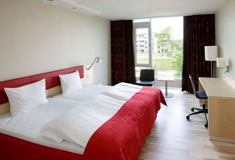 غرفة قياسية, The Note