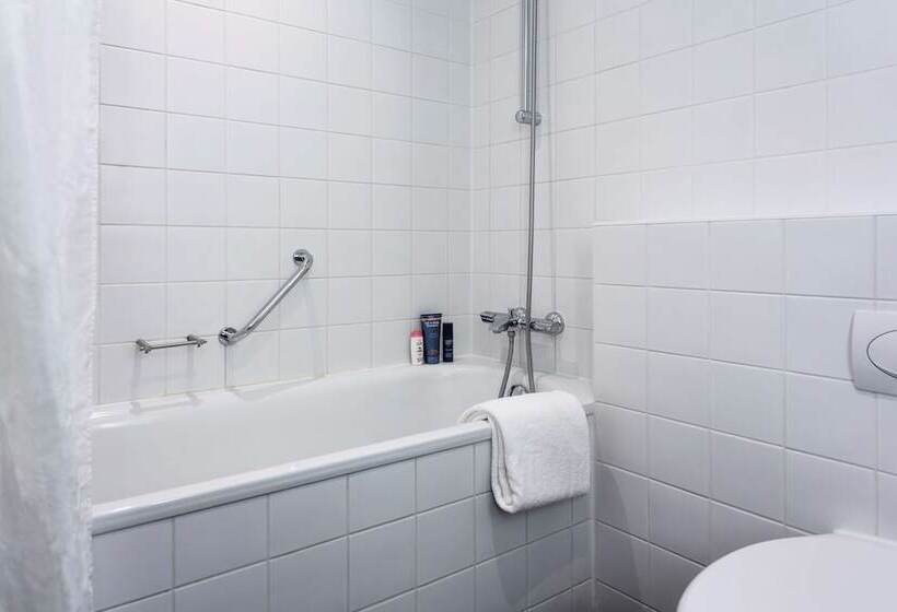 غرفة سوبيريور, The Note