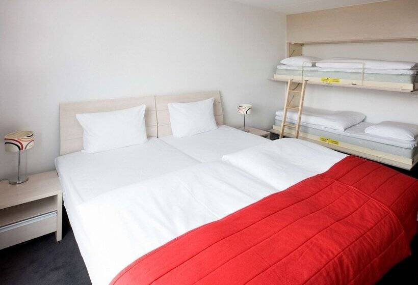 غرفة عائلية, The Note