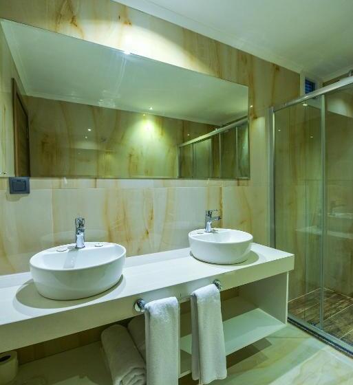 חדר דלוקס לשלושה, Seyir Village