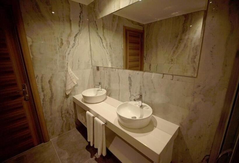 חדר דלוקס לשלושה, Seyir Village