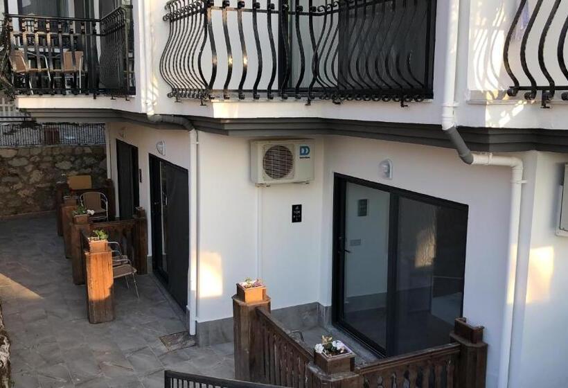 חדר אקונומי, Seyir Village