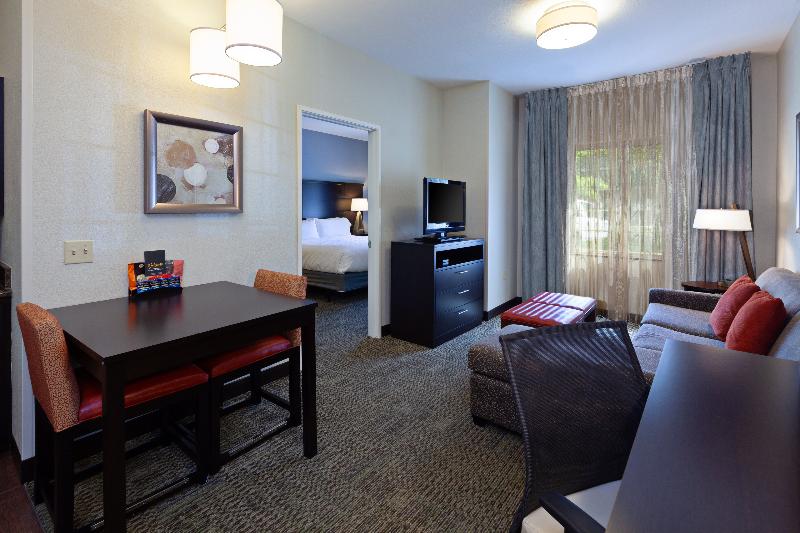 带大床的套房, Staybridge Suites Fairfield Napa Valley Area, An Ihg