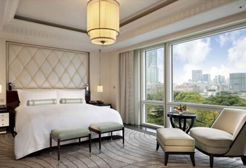 Deluxe room with river view, The Peninsula Shanghai