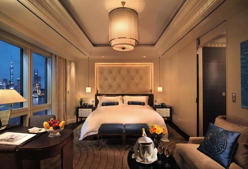 Deluxe room with river view, The Peninsula Shanghai