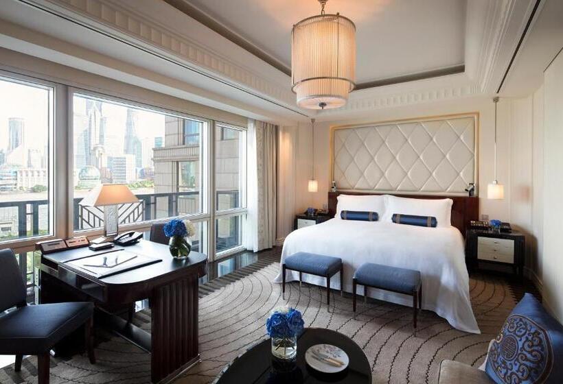 Deluxe room with river view, The Peninsula Shanghai