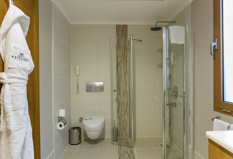 Полулюкс, Kefaluka Resort