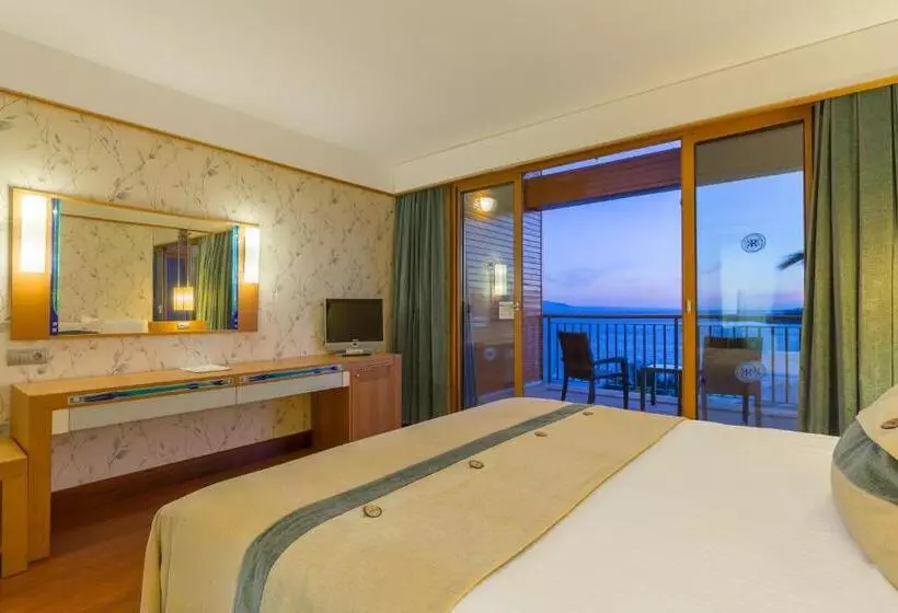 スーペリアースイート, Kefaluka Resort