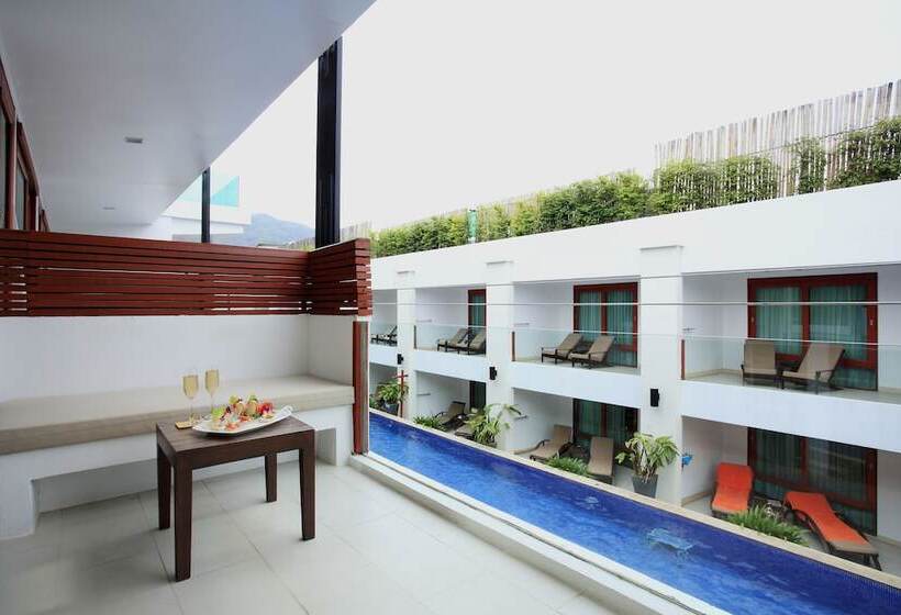 풀장 전망 디럭스 룸, La Flora Resort Patong