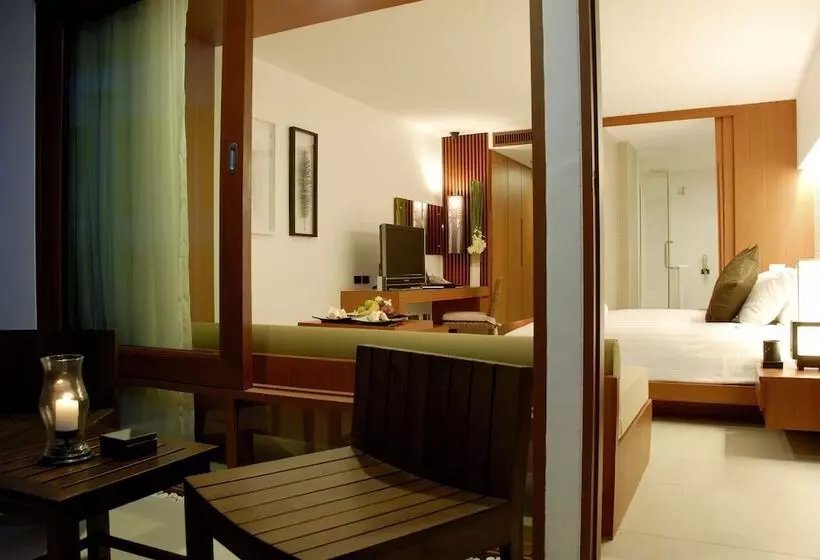デラックスルーム, La Flora Resort Patong