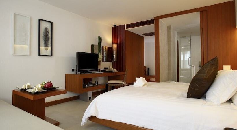 디럭스 룸, La Flora Resort Patong