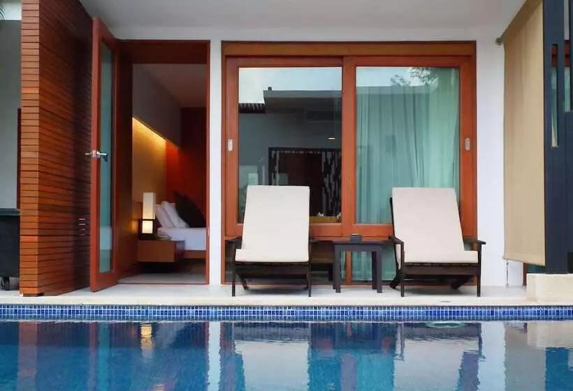デラックスルーム, La Flora Resort Patong