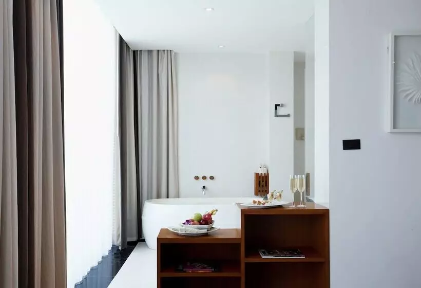 オーシャンビュースイート, La Flora Resort Patong