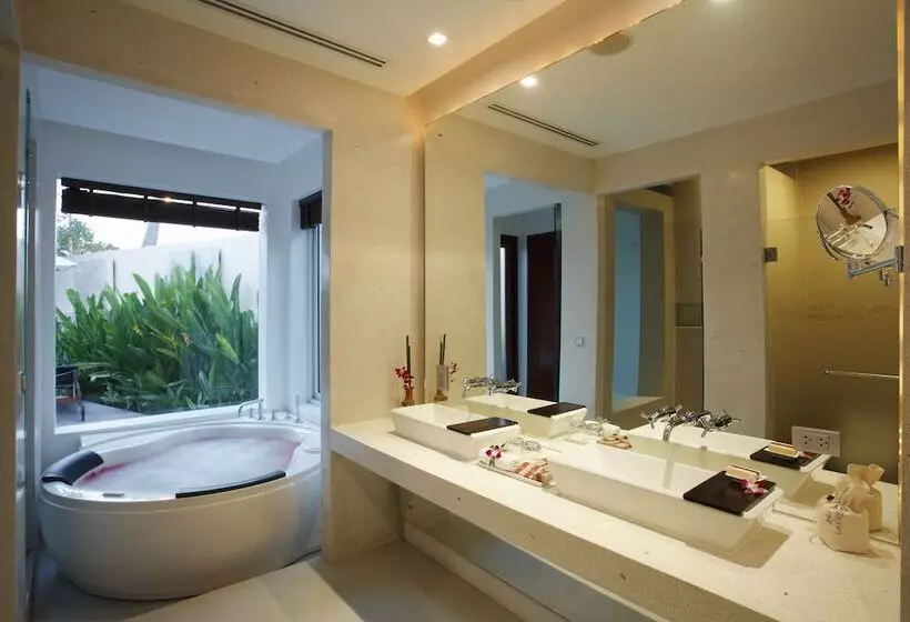 プール付き１ベッドルームヴィラ, La Flora Resort Patong