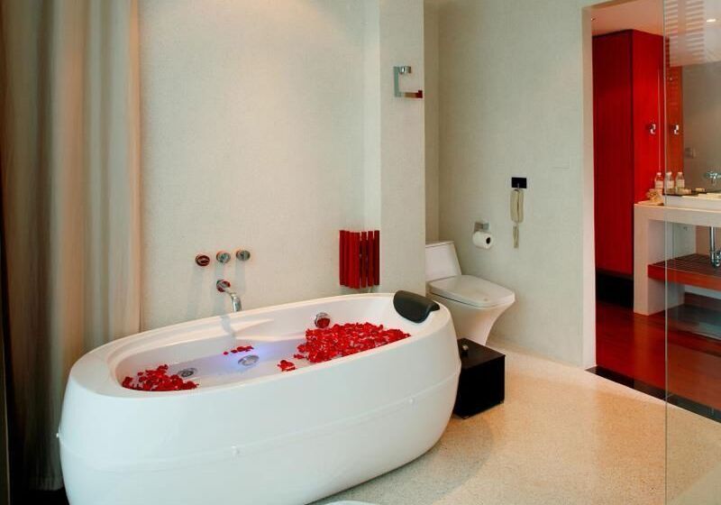 바다 전망 스위트, La Flora Resort Patong
