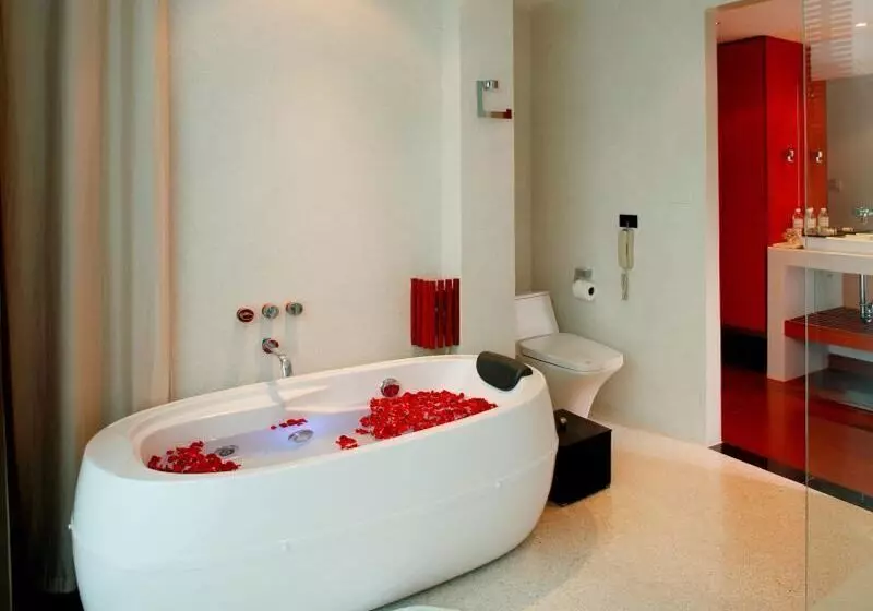 オーシャンビュースイート, La Flora Resort Patong