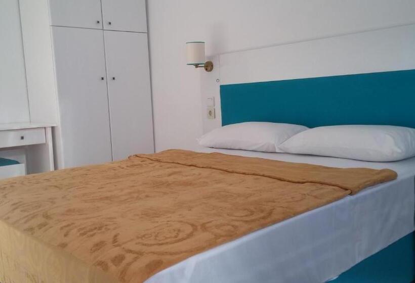 Четырехместный Номер Стандарт Вид на Море, One More Day Hotel