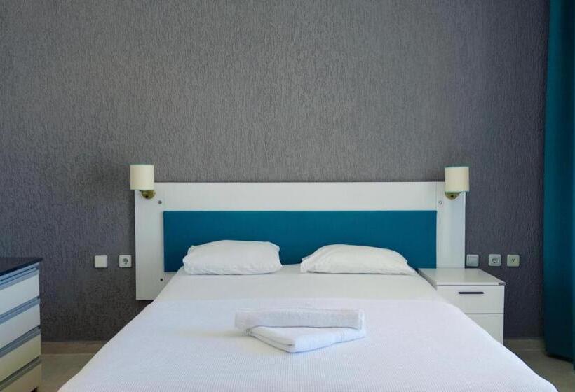 Четырехместный Номер Стандарт Вид на Море, One More Day Hotel