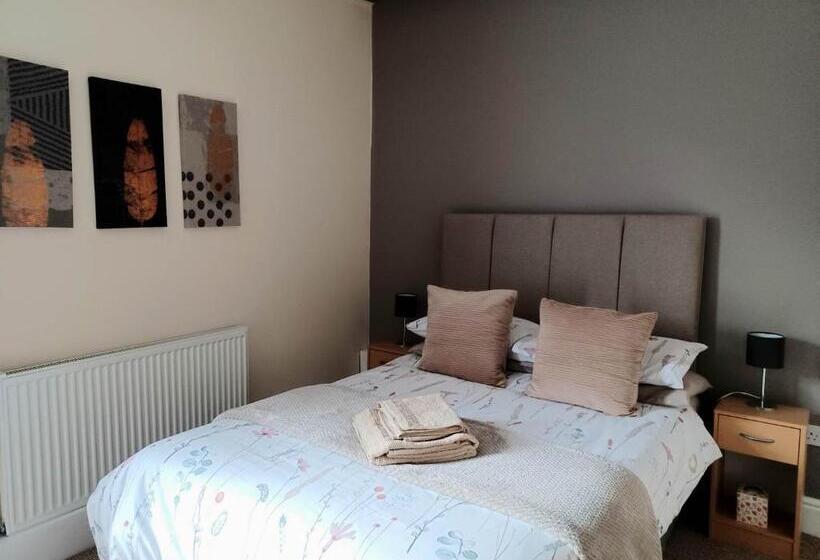 스탠다드 룸, The Copplehouse