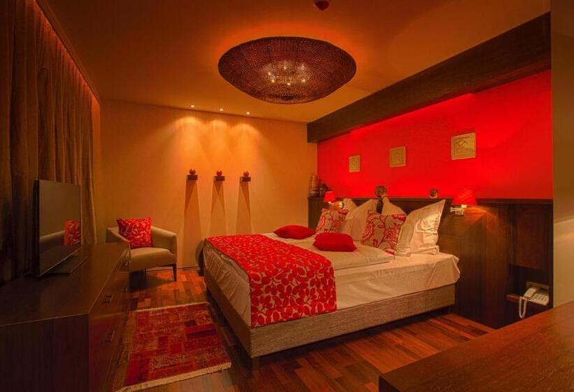 Classic room with balcony, Mala Garden Design