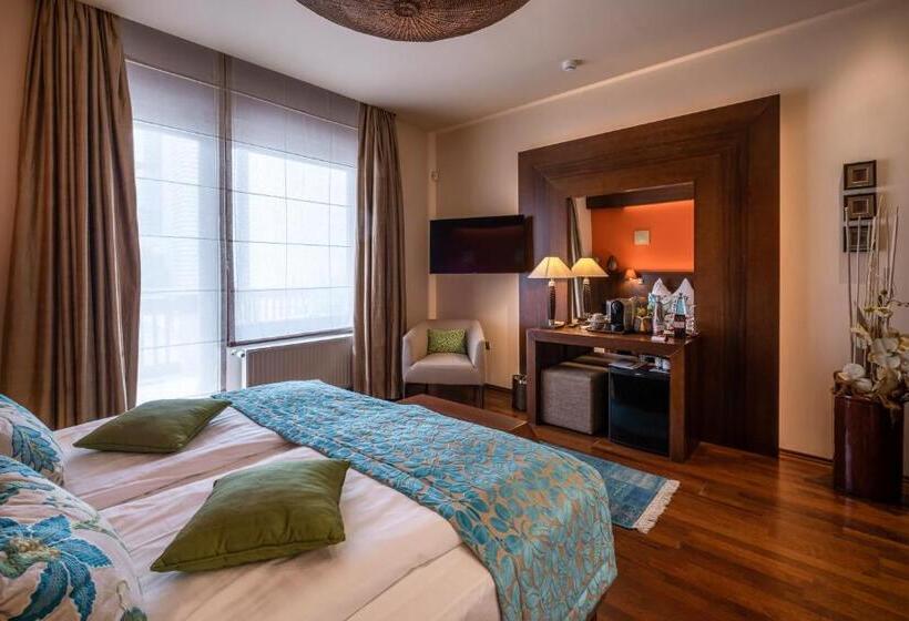 Classic room with balcony, Mala Garden Design