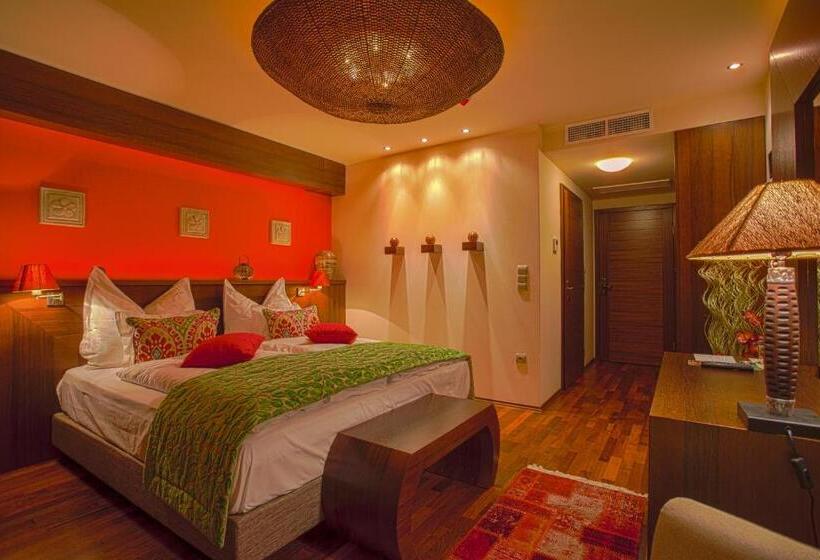 Номер Deluxe Вид на Озеро, Mala Garden Design