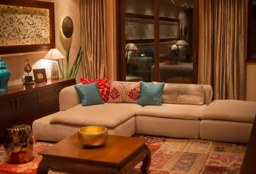 سوئیت با چشم‌انداز, Mala Garden Design