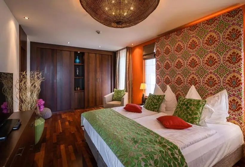 سوئیت پنت هاوس, Mala Garden Design