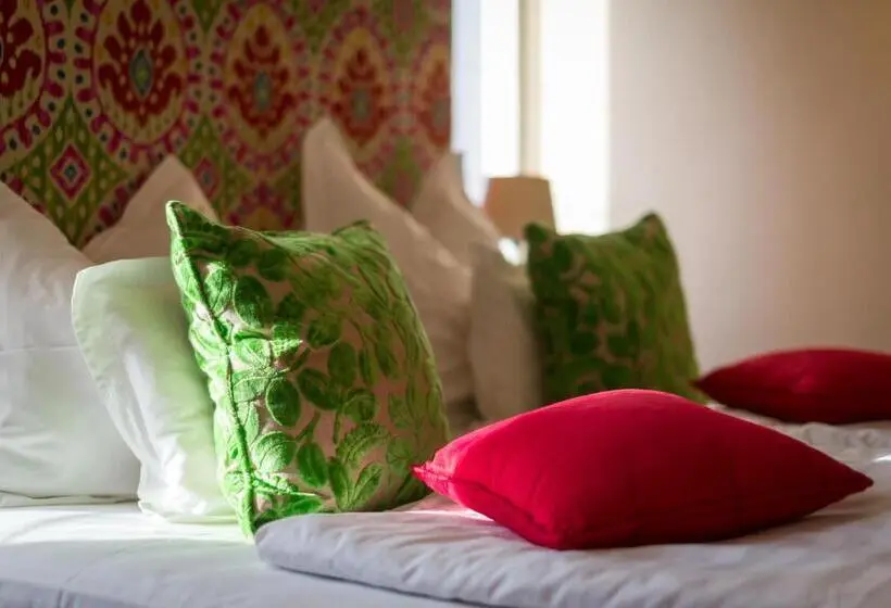 سوئیت پنت هاوس, Mala Garden Design